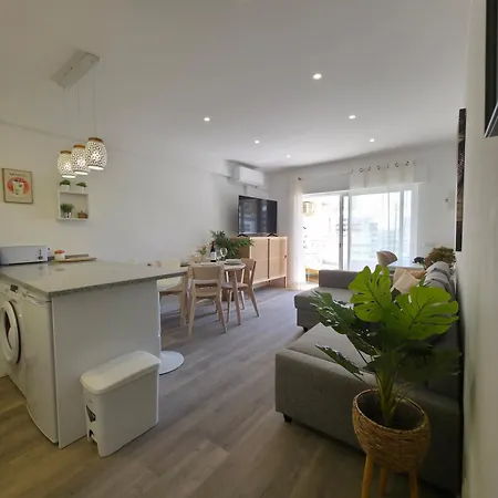 Casa Bella Arch, 2 Min Walk To Da Rocha Apartment