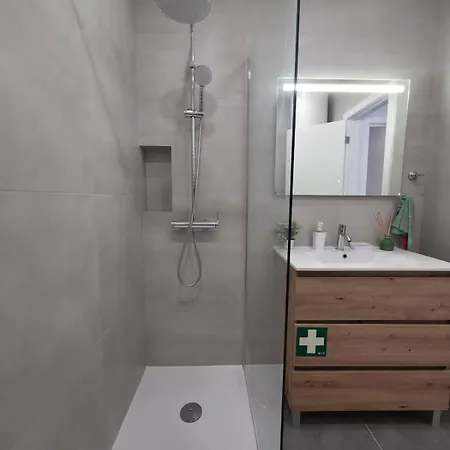 Casa Bella Arch, 2 Min Walk To Da Rocha Apartment Portimao